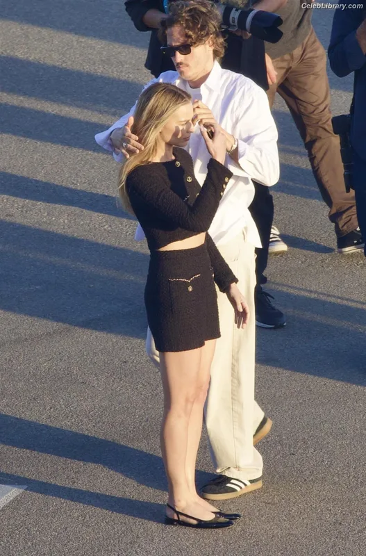 Margot Robbie photo 19 of 2576