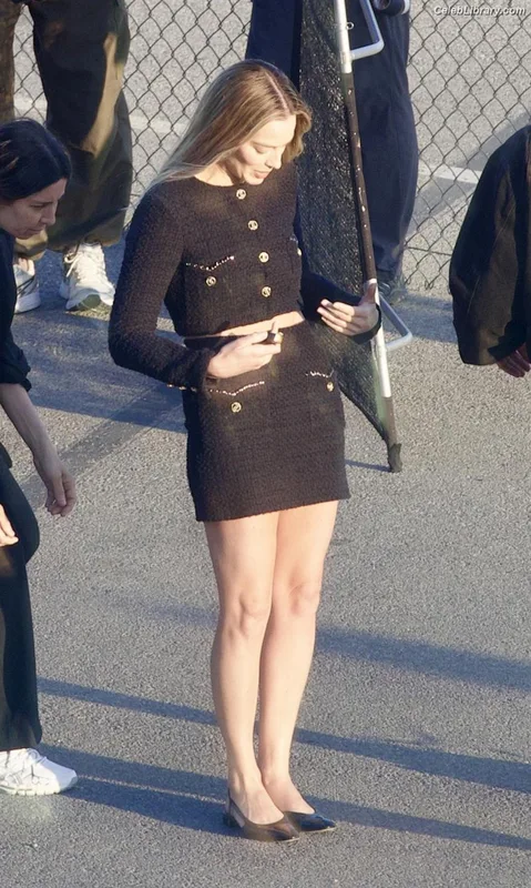 Margot Robbie photo 24 of 2576