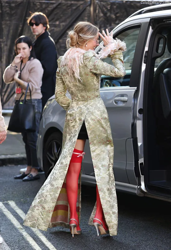 Margot Robbie photo 14 of 2576