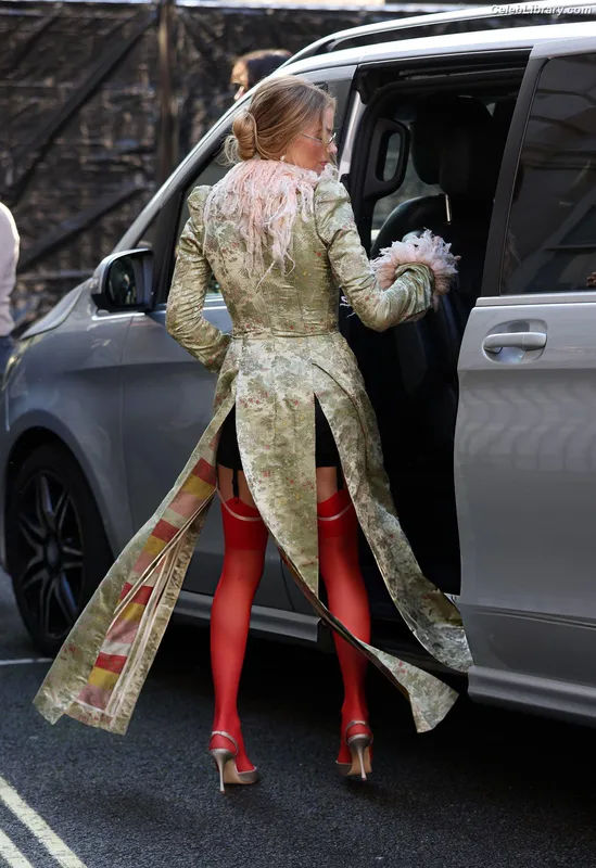 Margot Robbie photo 19 of 2576