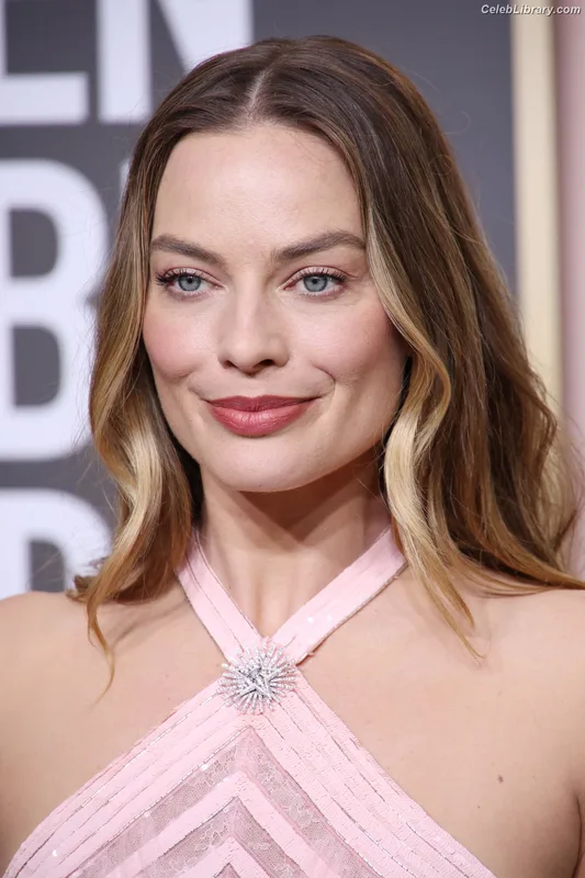 Margot Robbie photo 6 of 2576