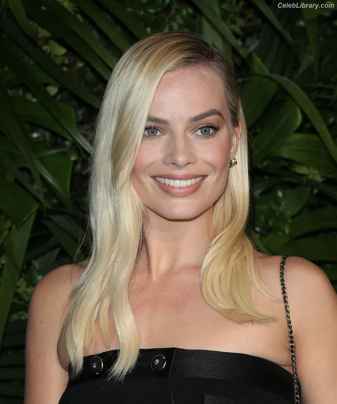 Margot Robbie photo 18 of 2576