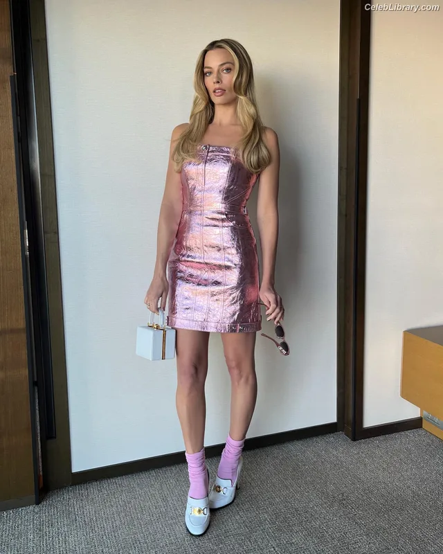 Margot Robbie photo 21 of 2576