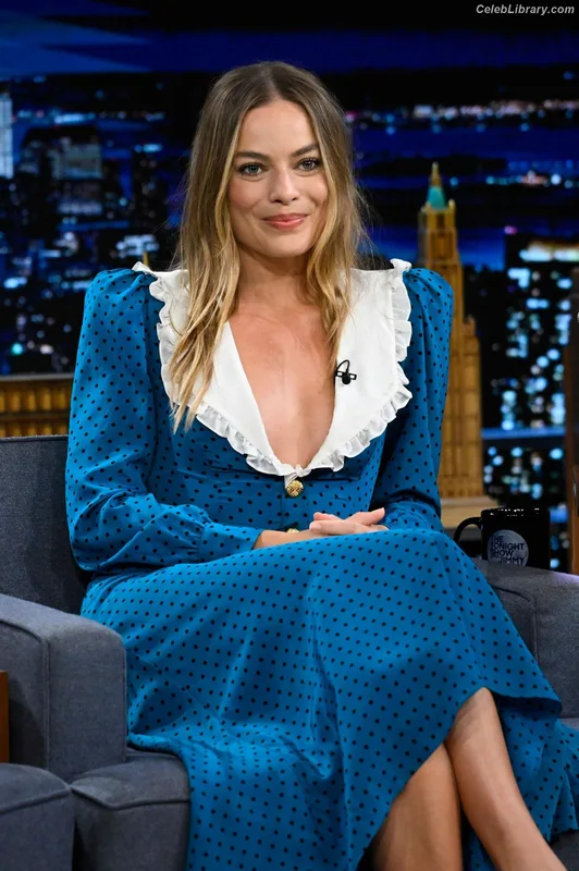 Margot Robbie photo 16 of 2576