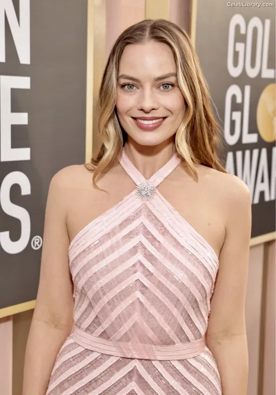 Margot Robbie photo 3 of 2576