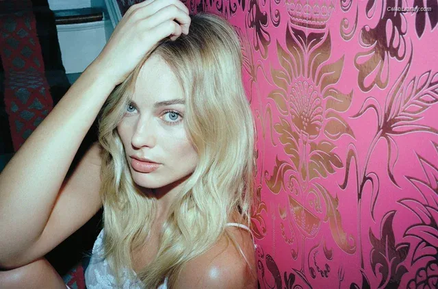 Margot Robbie photo 4 of 2576