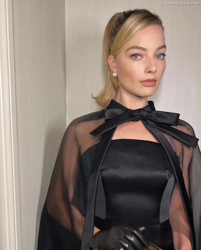 Margot Robbie photo 17 of 2576