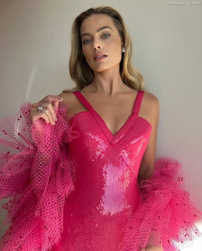 Margot Robbie photo 18 of 2576