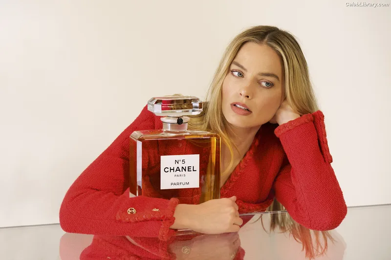 Margot Robbie photo 15 of 2576