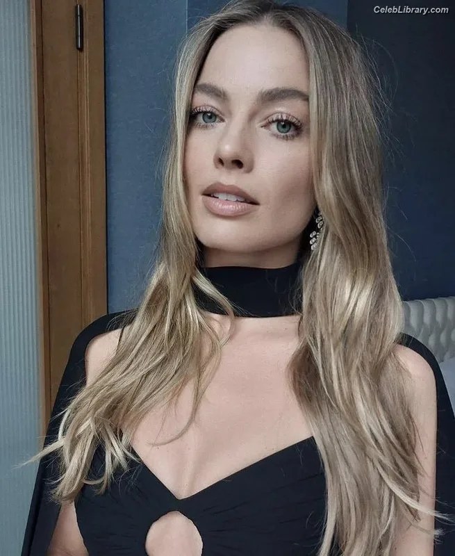 Margot Robbie photo 11 of 2576