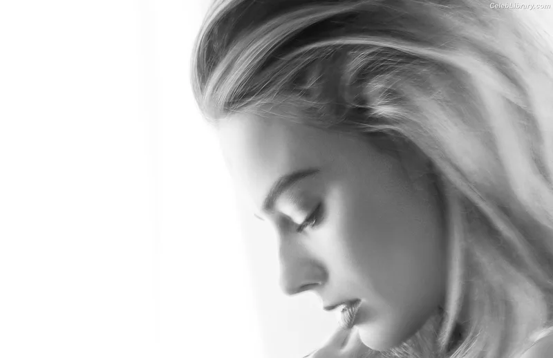 Margot Robbie photo 18 of 2576