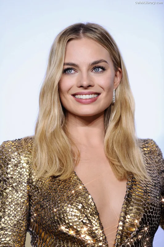 Margot Robbie photo 6 of 2576