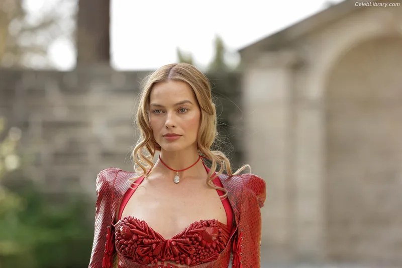 Margot Robbie photo 17 of 2576