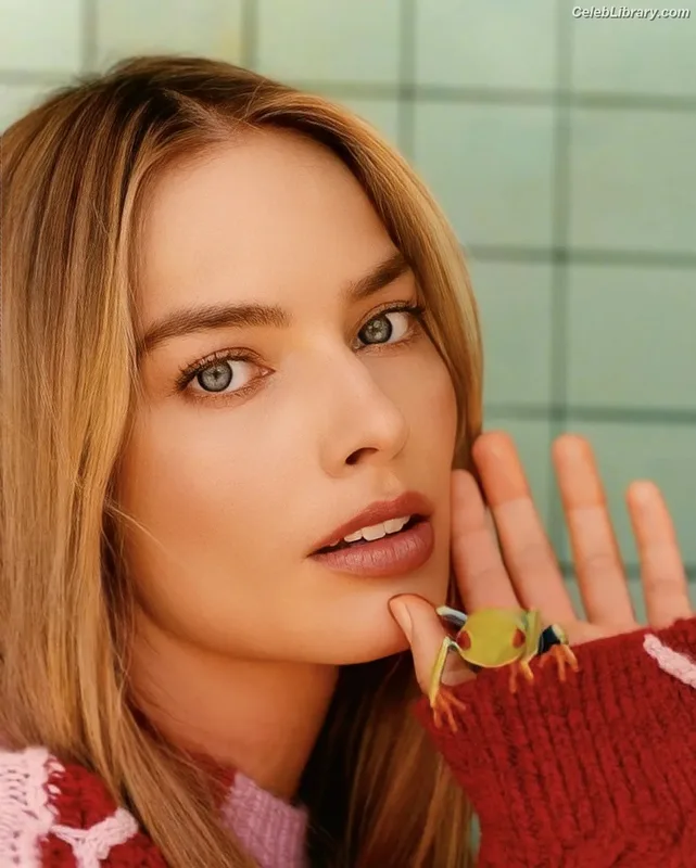 Margot Robbie photo 12 of 2576