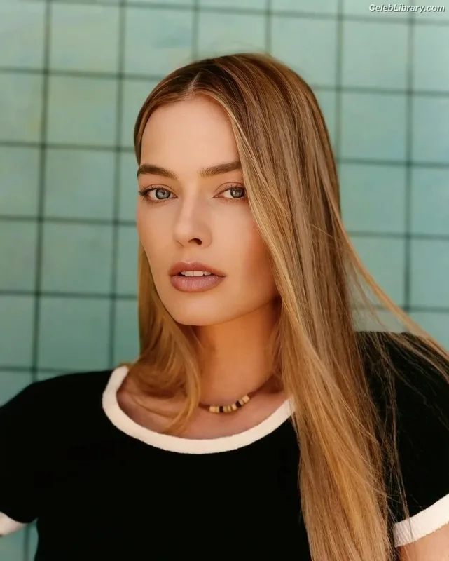 Margot Robbie photo 14 of 2576