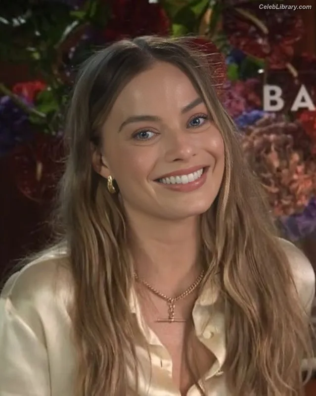 Margot Robbie photo 11 of 2576