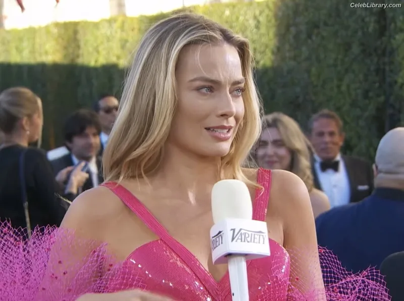 Margot Robbie photo 21 of 2576