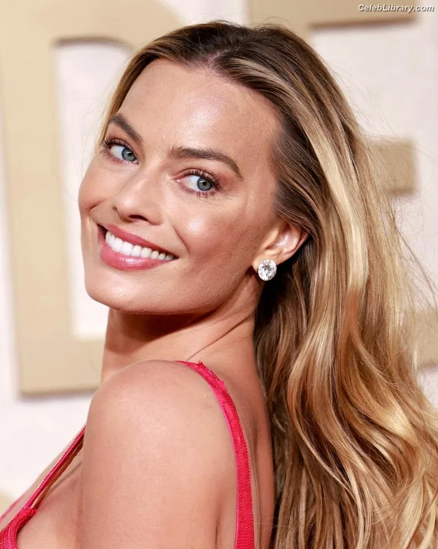 Margot Robbie photo 5 of 2576