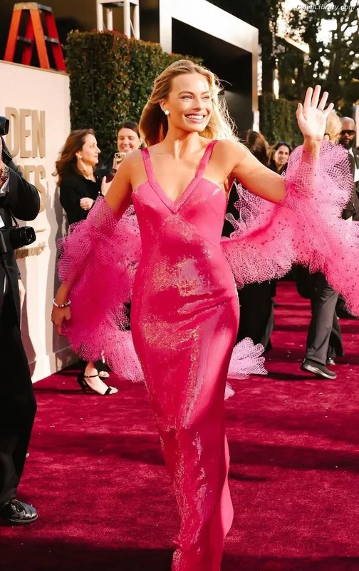 Margot Robbie photo 12 of 2576