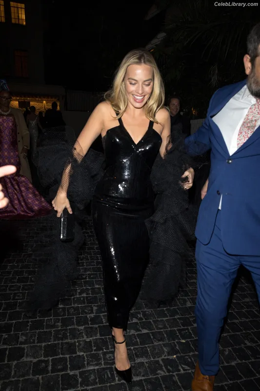 Margot Robbie photo 16 of 2576