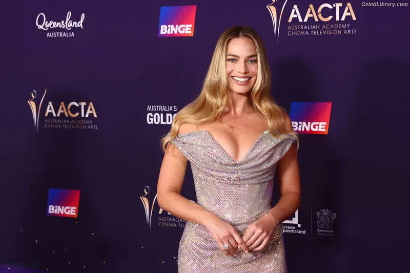 Margot Robbie photo 16 of 2576