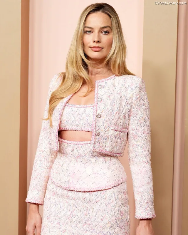 Margot Robbie photo 20 of 2576