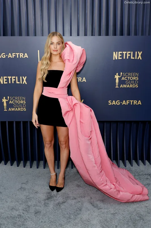 Margot Robbie photo 24 of 2576