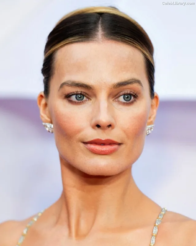 Margot Robbie photo 14 of 2576