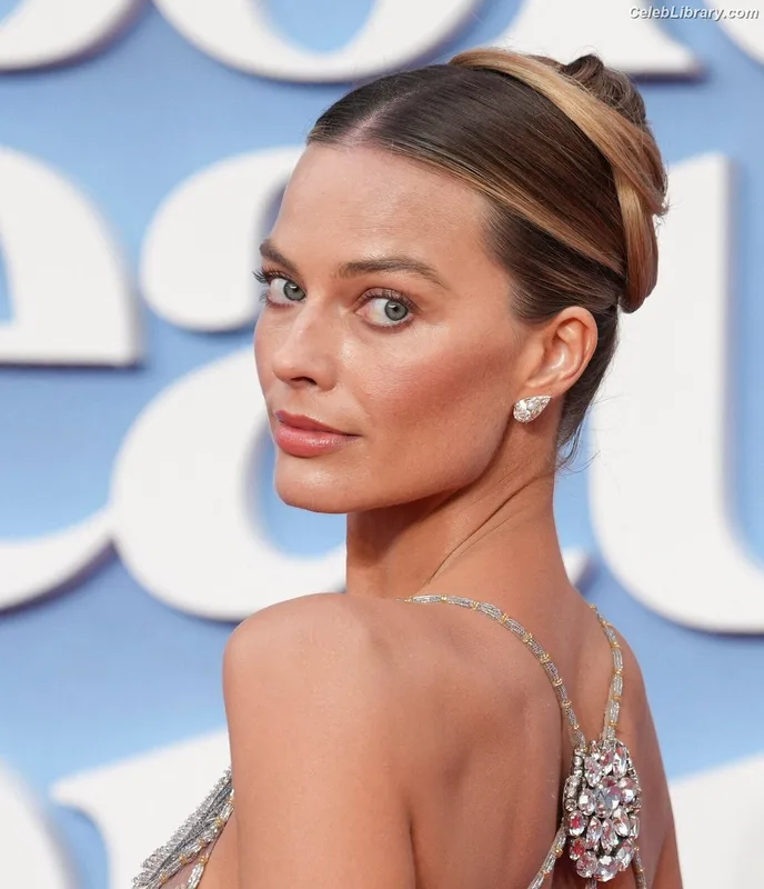 Margot Robbie photo 22 of 2576
