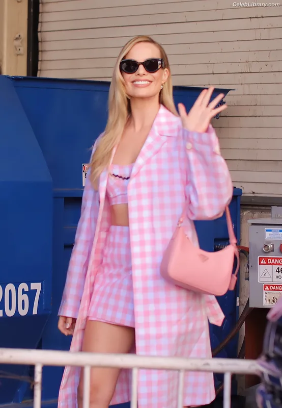 Margot Robbie photo 5 of 2576