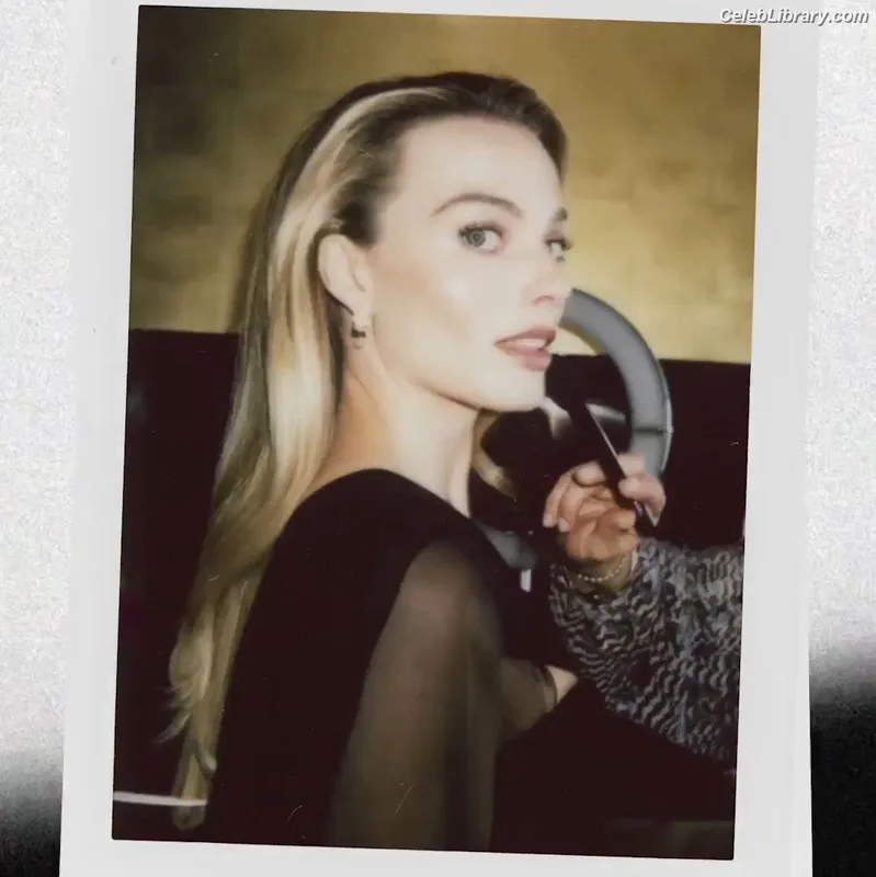 Margot Robbie photo 6 of 2576