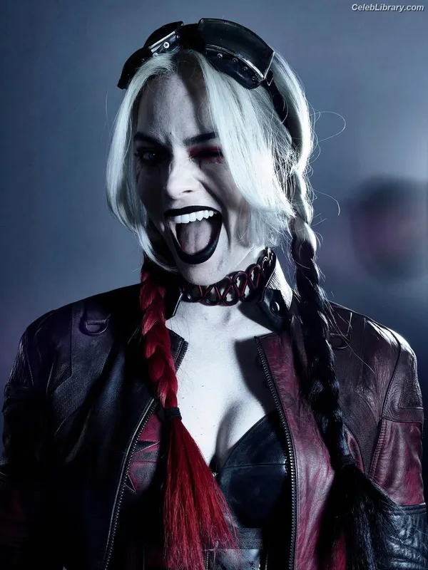 Margot Robbie photo 2 of 2576
