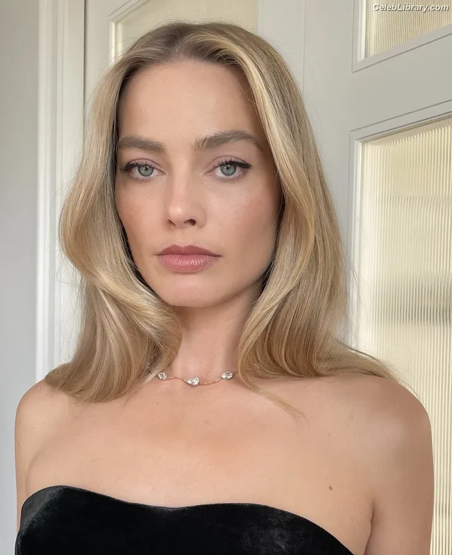 Margot Robbie photo 18 of 2576