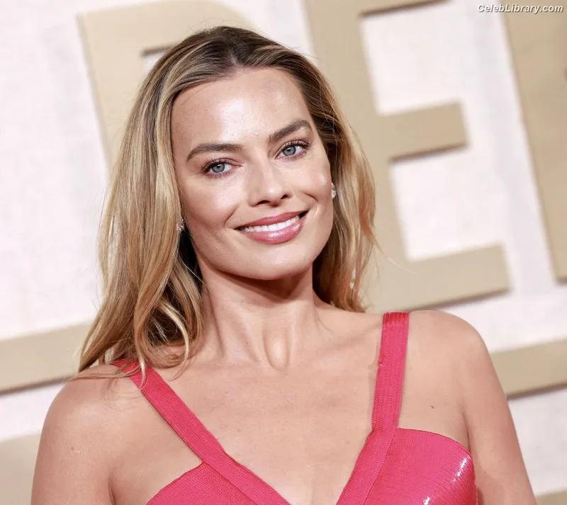 Margot Robbie photo 6 of 2576