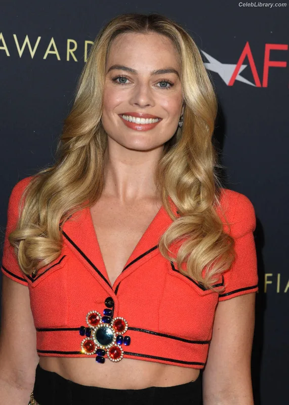 Margot Robbie photo 22 of 2576