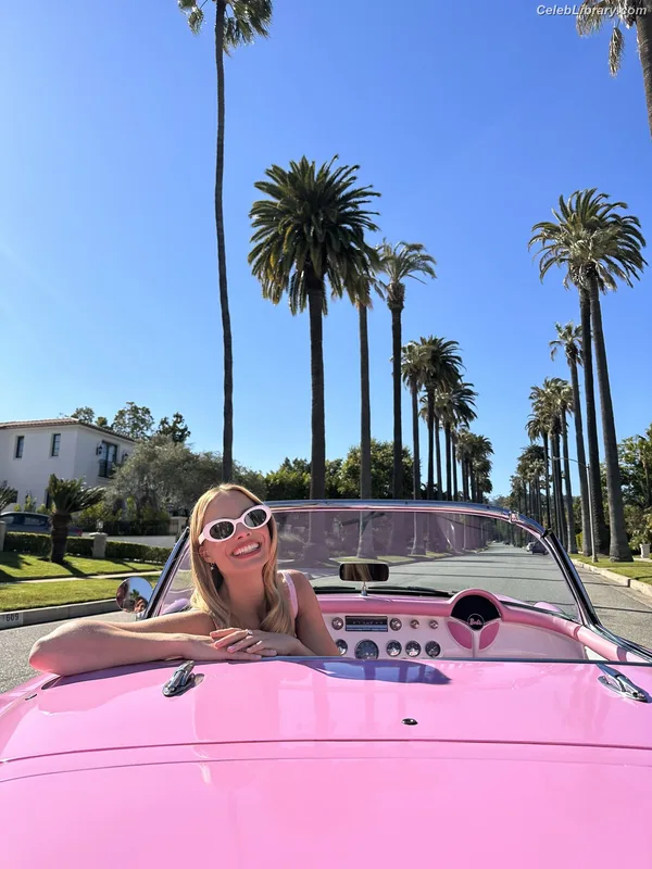 Margot Robbie photo 19 of 2576