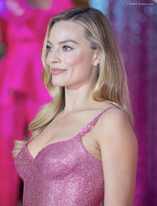 Margot Robbie photo 12 of 2576