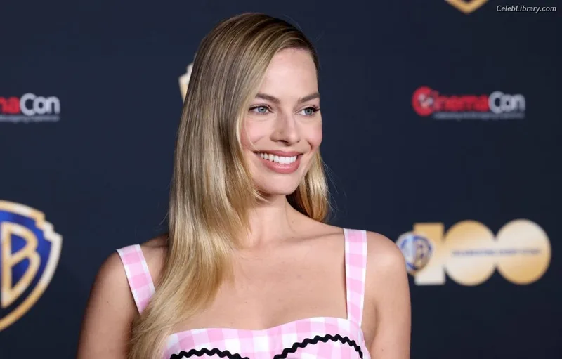Margot Robbie photo 13 of 2576