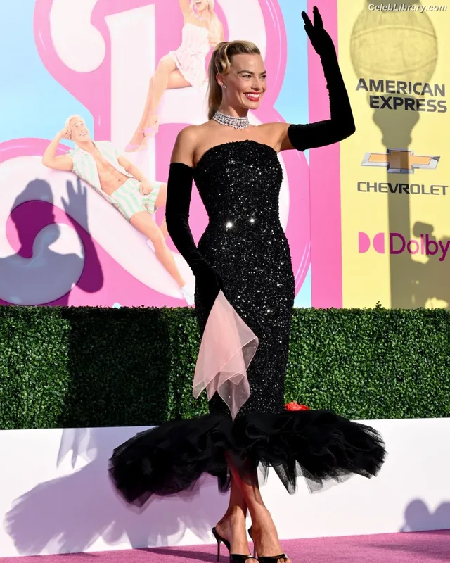 Margot Robbie photo 24 of 2576