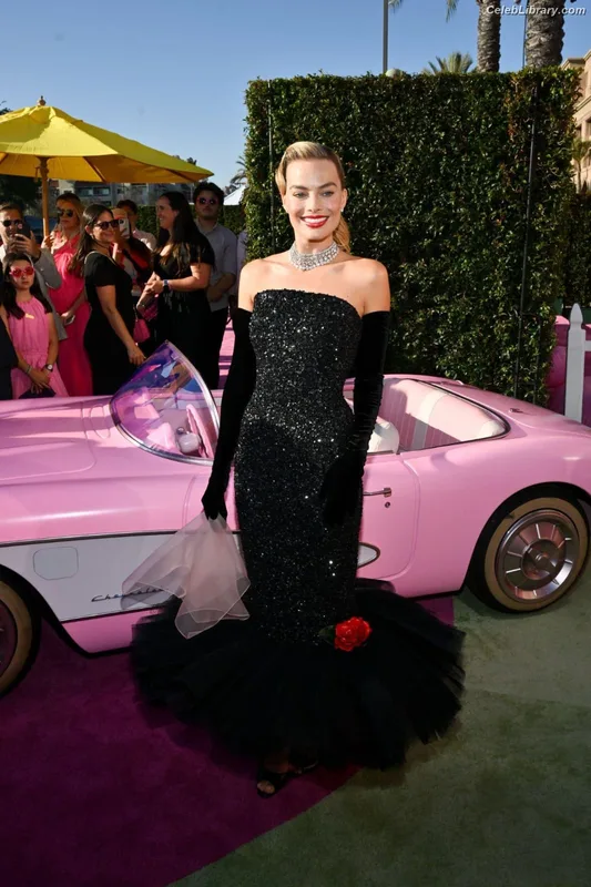 Margot Robbie photo 16 of 2576