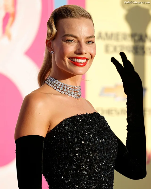 Margot Robbie photo 18 of 2576