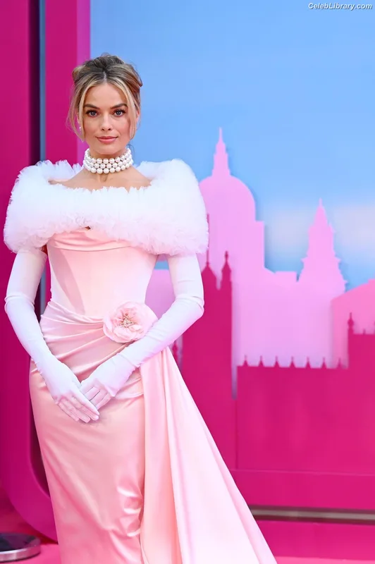Margot Robbie photo 4 of 2576