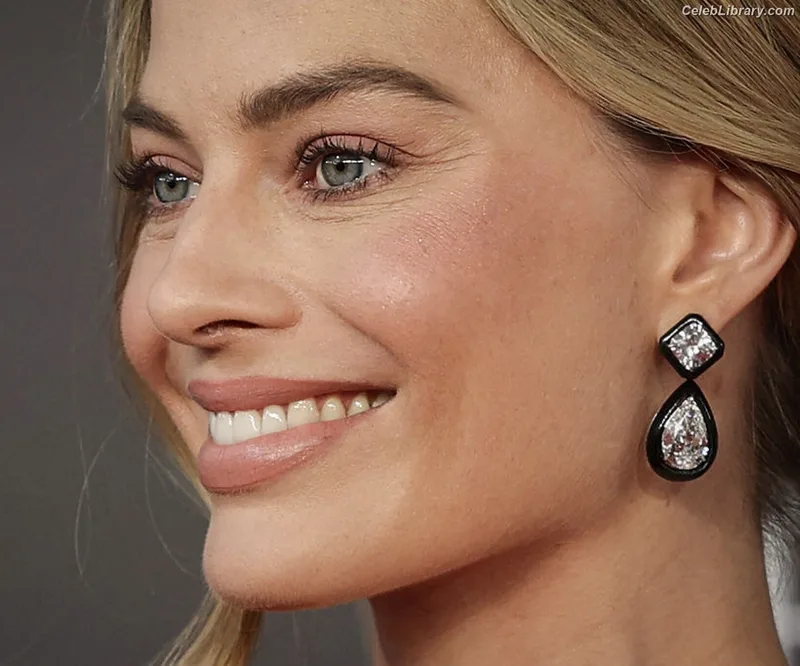 Margot Robbie photo 23 of 2576