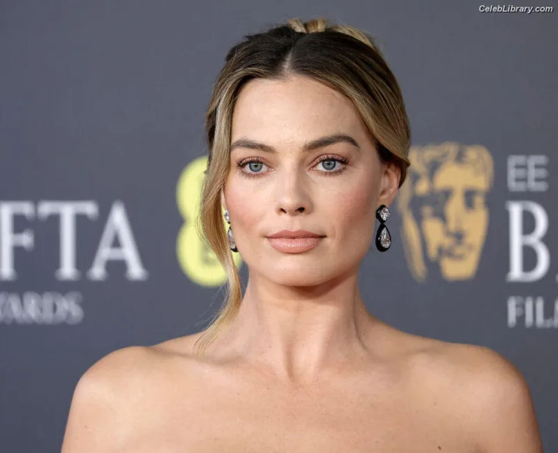 Margot Robbie photo 8 of 2576