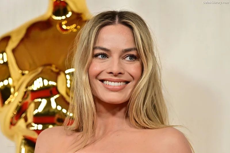 Margot Robbie photo 21 of 2576