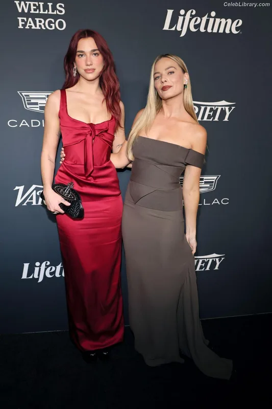 Margot Robbie photo 5 of 2576