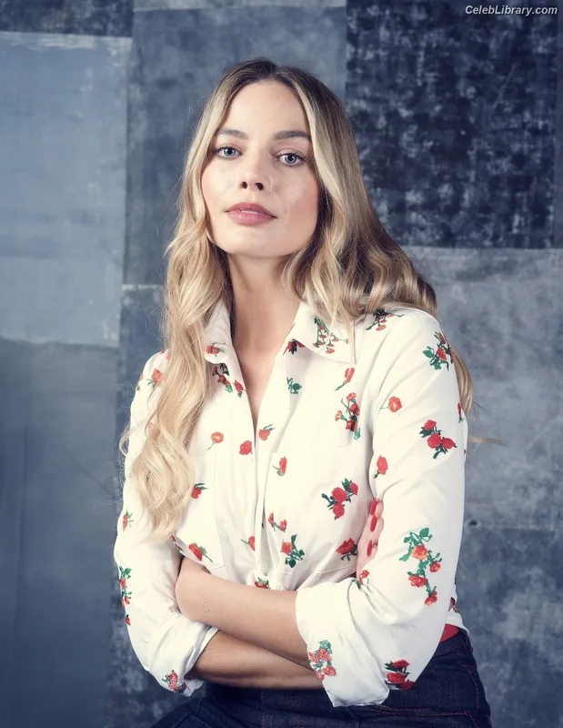 Margot Robbie photo 12 of 2576
