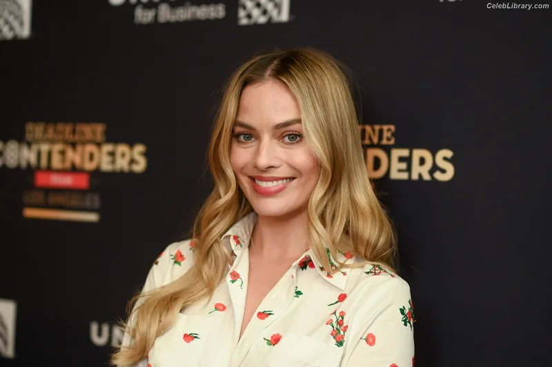 Margot Robbie photo 14 of 2576