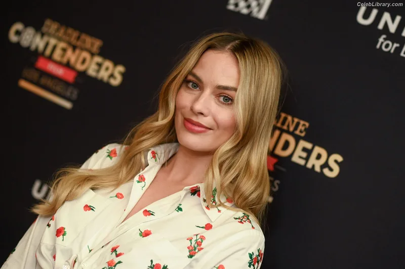 Margot Robbie photo 15 of 2576