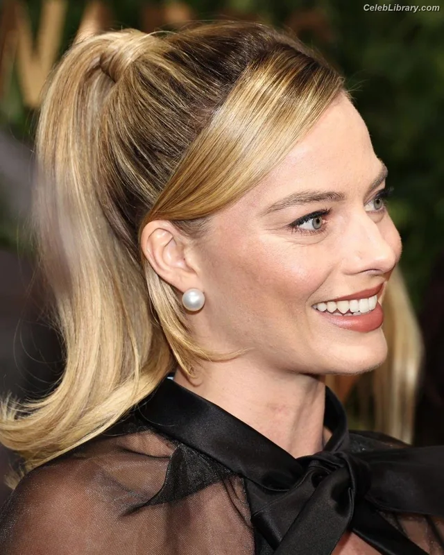 Margot Robbie photo 5 of 2576